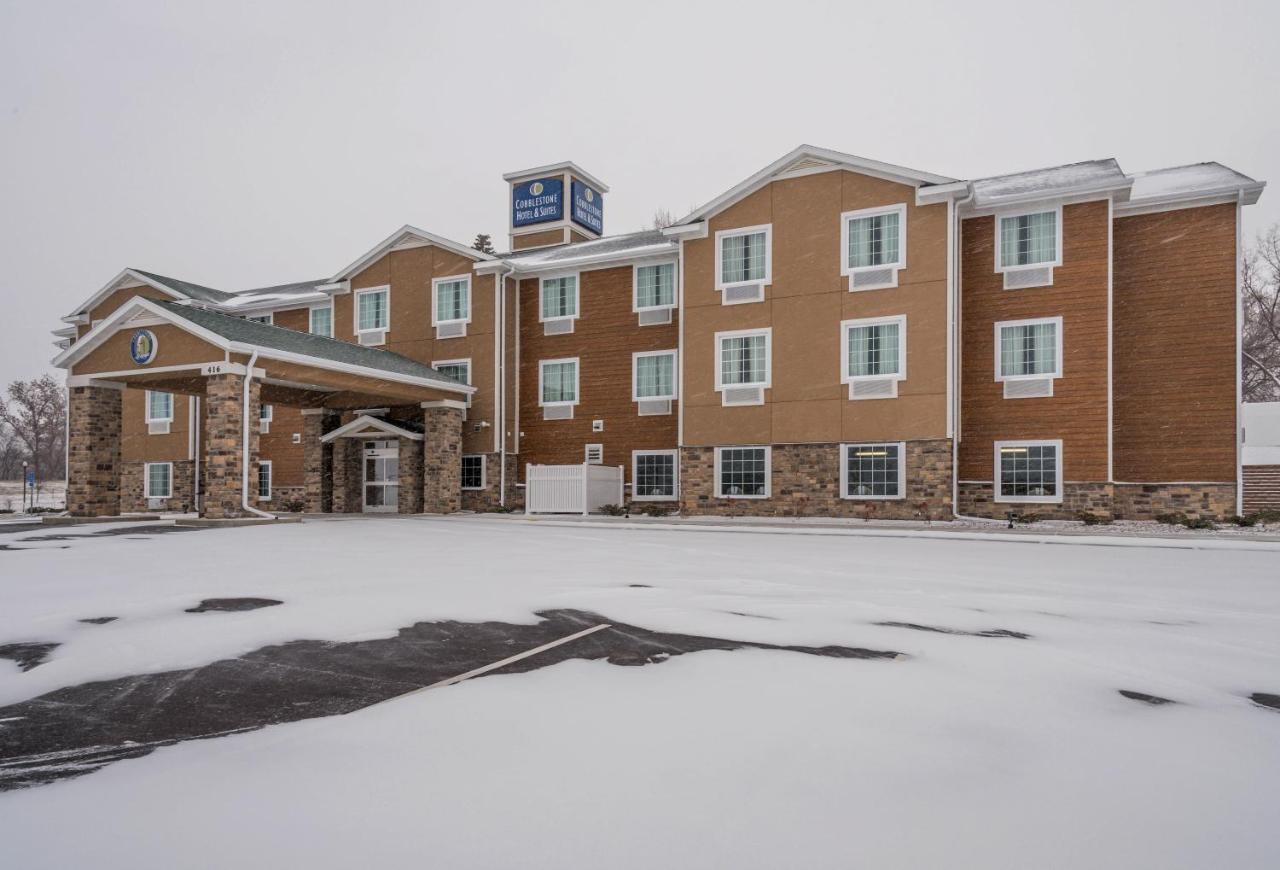 Cobblestone Hotel & Suites - Hutchinson Exterior foto
